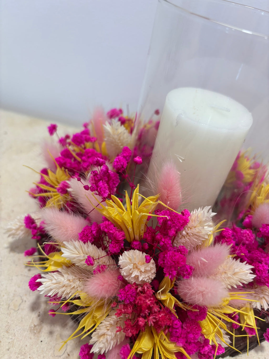 Bougeoir nuage jaune de Rêves En Fleurs, décoration lumineuse en forme de nuage pour intérieur, en céramique jaune.