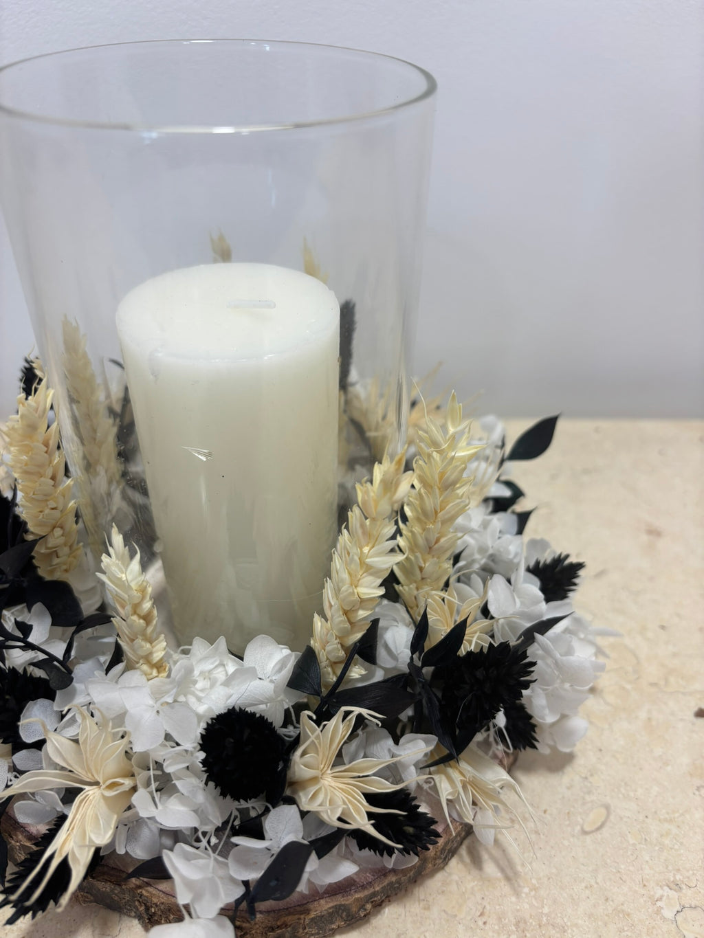 Bougeoir nuage noir de Rêves En Fleurs, design élégant en forme de nuage pour bougie, décoration moderne et sophistiquée.