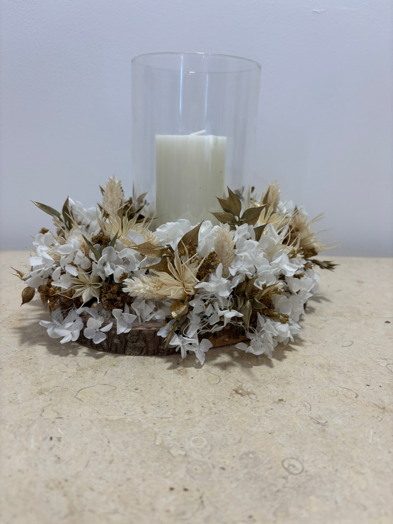 Bougeoir nuage d'ivoire de Rêves En Fleurs, décoration élégante en forme de nuage pour bougies, style délicat et moderne.